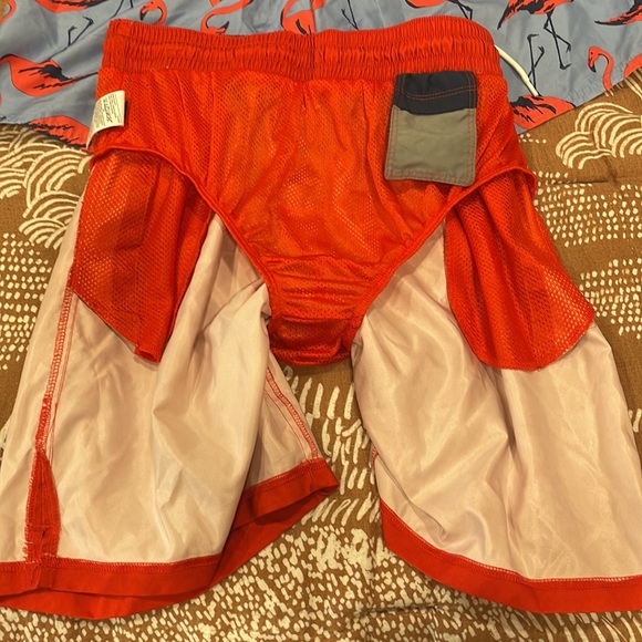 Two swim trunks - Picture 4 of 5